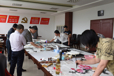 潍坊市文联文艺志愿服务走进安丘山区，点亮乡村文艺创作之光